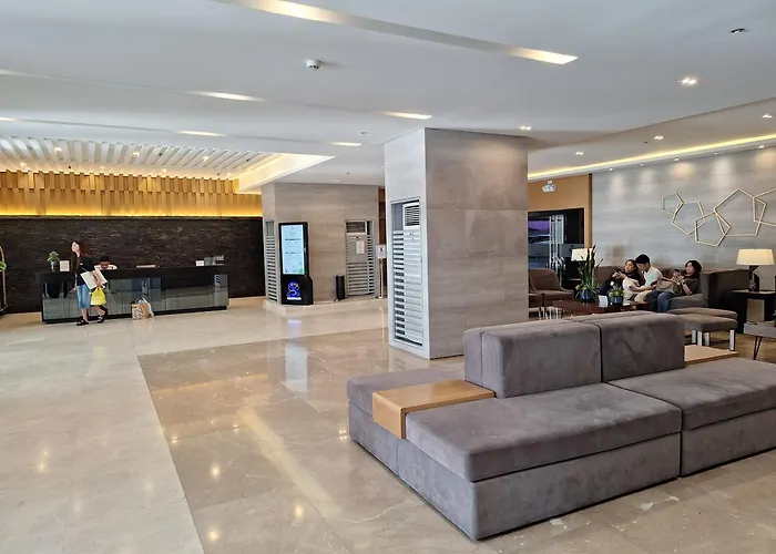 Modern Zen Retreat Balcony Near Moa Apartment